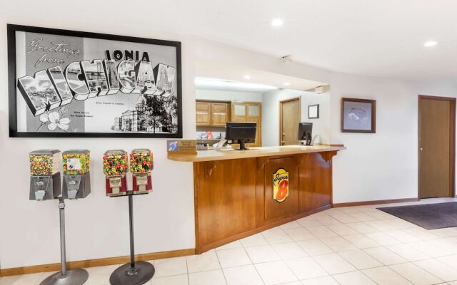 Super 8 Ionia Mi