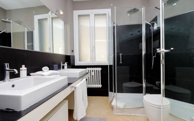 Spanish Steps Modern Apartment Balcony