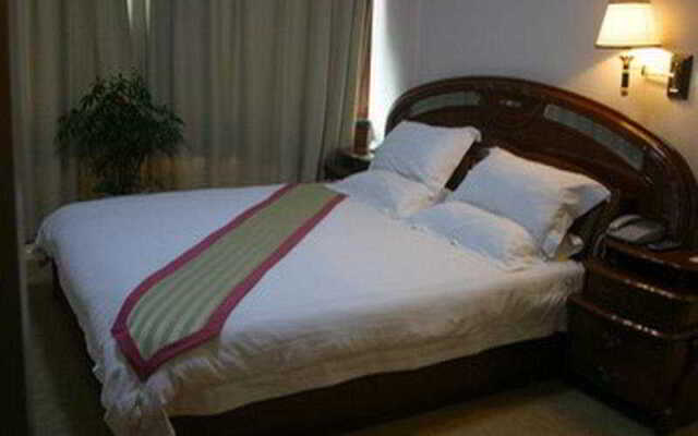 Pinghu Hotel Yichang