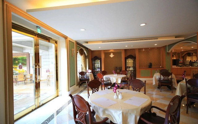 Grand Pleasure Spring Hotel