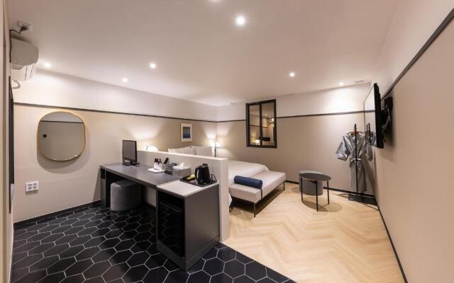 Brown Dot Hotel Seong Seo