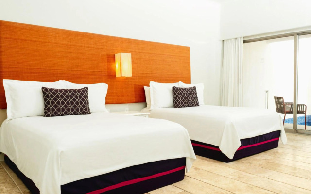 Camino Real Zaashila Huatulco