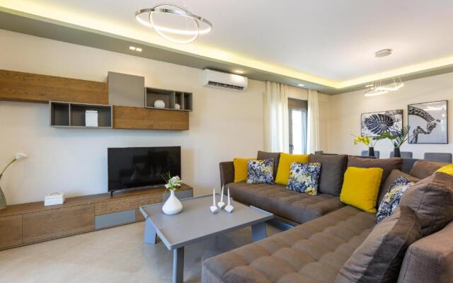 Anesis Villa, spacious & cozy, By ThinkVilla