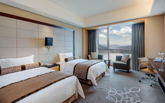 Crowne Plaza Yichang by IHG
