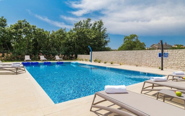 Luxurious Villa in Butkovici with Pool & Hot Tub
