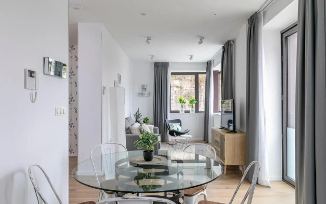 Riverside by Forever Rentals