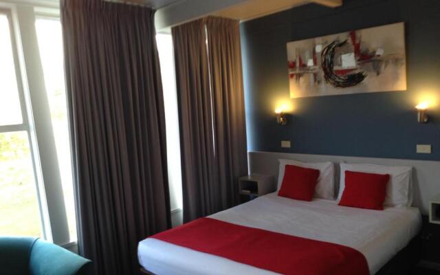 Waterfront Lodge Motel