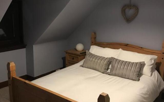 Attractive Town Centre Flat