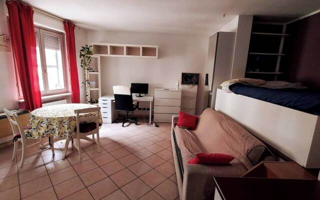 Apartment Near The Metro