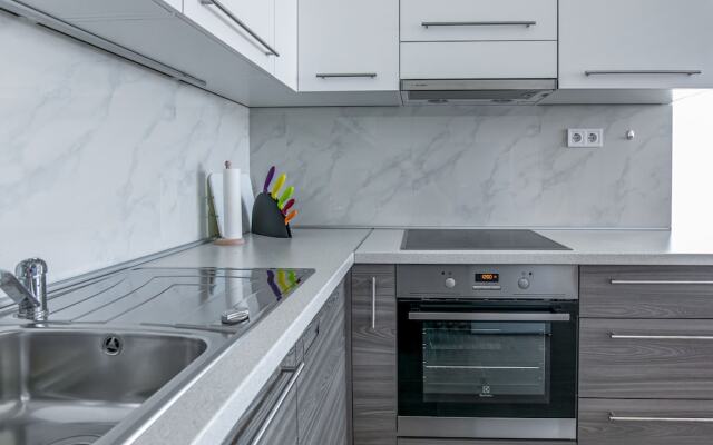 New Modern Apartment With Private Terrace Near the Beach