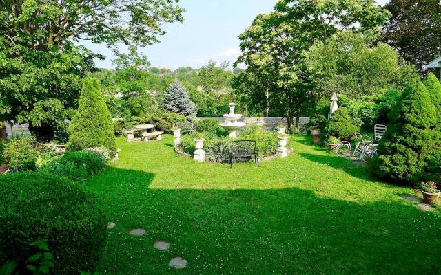 Villa Alexandrea Bed & Breakfast