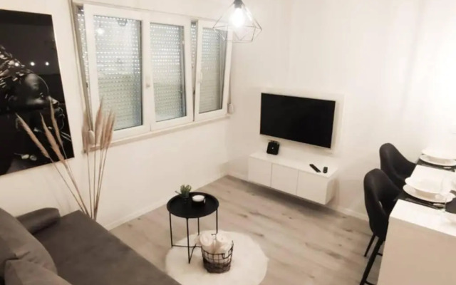 NEW! Top apartment, Split view from above