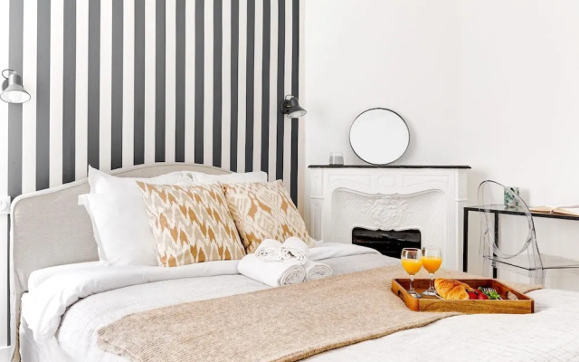 Chic 1BR by Eiffel Tower & Champ de Mars