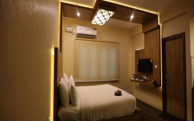 FabHotel Grand Savoury Suites