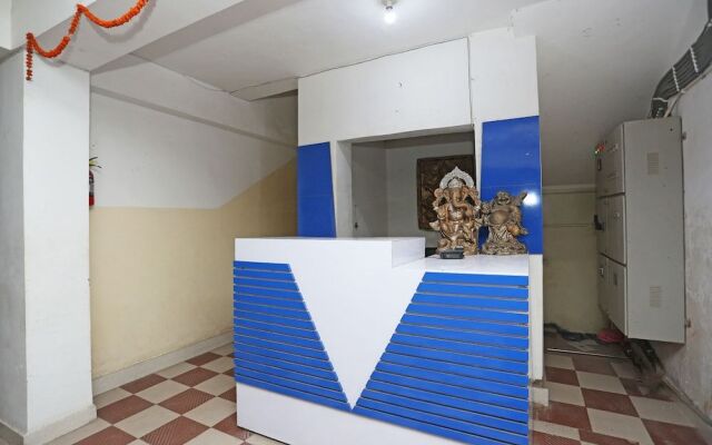 OYO 24694 Hotel Satya Inn