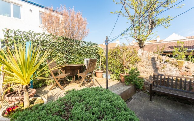 McHoppity House Crail, Sleeps 7, Free Parking
