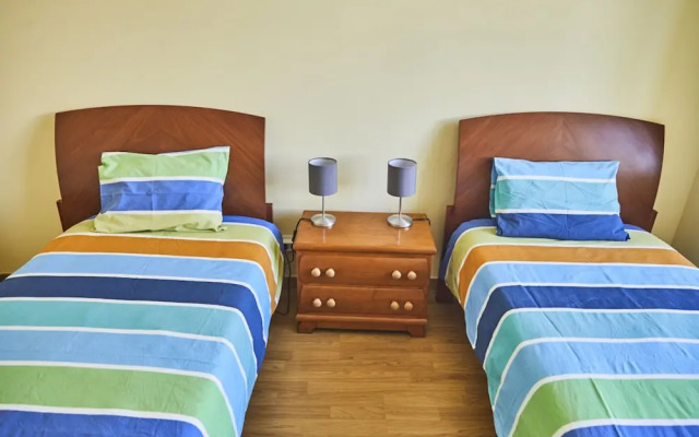 2 Bedroom Apartment Sol de Linda-a-Velha
