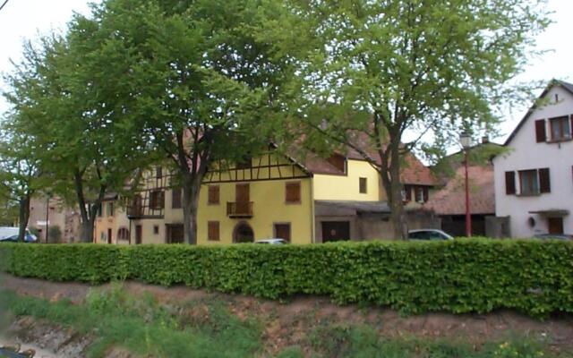 La Maison Jaune