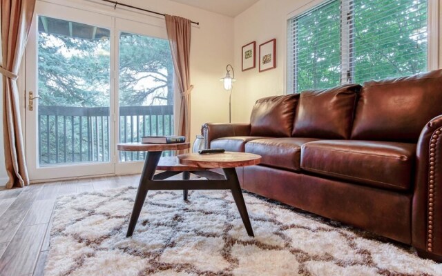 Trendy Country Club Condo