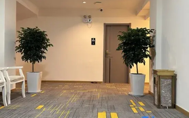 Jingan Fashion Hotel (Yuxi Zhujin Road Passenger Transport Station)