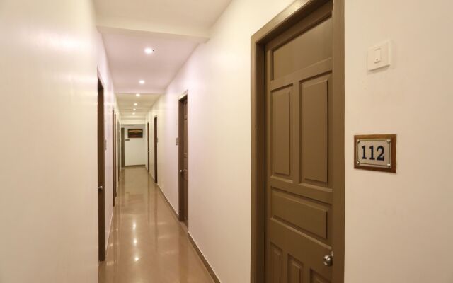 OYO 13262 Hotel Indiana