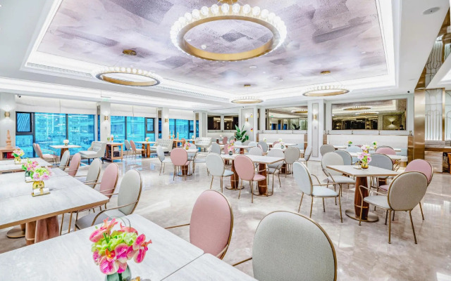Mercure Chongqing Jiefangbei Hongya Cave