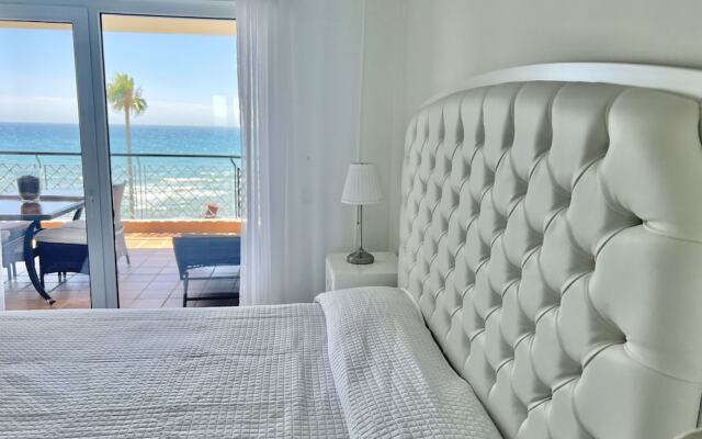MI CAPRICHO C16 Luxury apartment on the beachfront