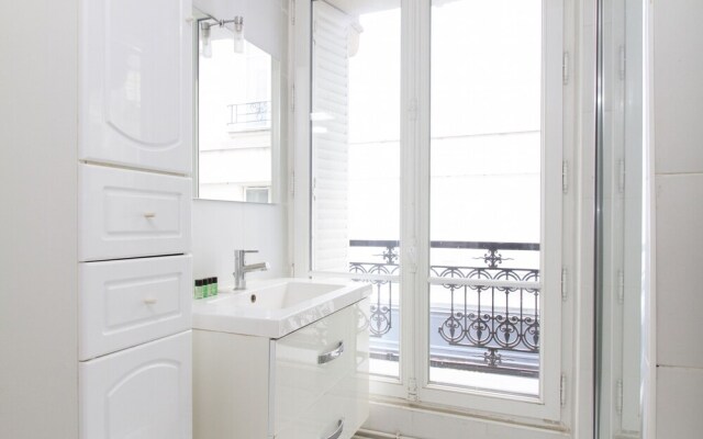 Louvre Area - Saint Honoré Apartment