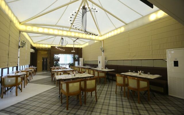 The Gurveer Royal