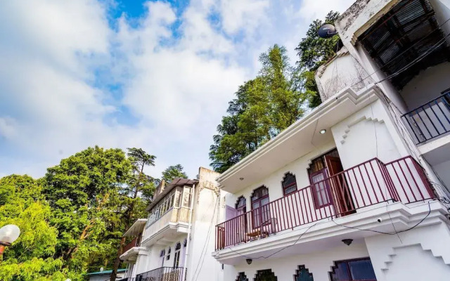 OYO 13726 Home Cozy 2BHK Hathi Paon Road