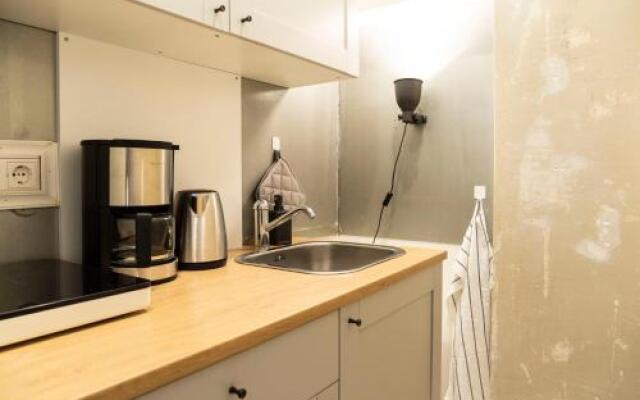 Shabby Chic Apartment  Freshly Furnished  Self Check-In