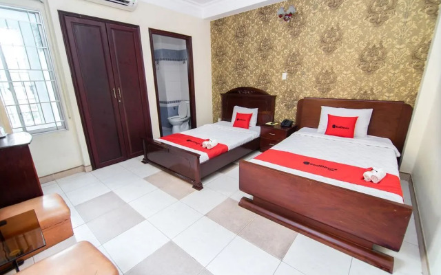 RedDoorz near 23rd September Park