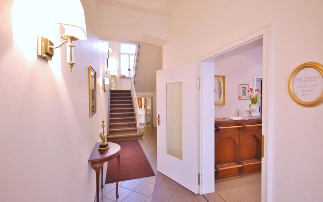 Das Kleine Hotel