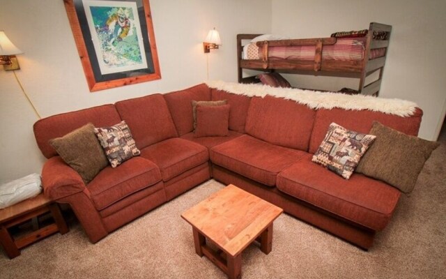 Mammoth Ski & Racquet Club #28 1 Bedroom Condo