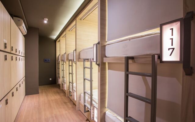 H-Ostel - Adults Only