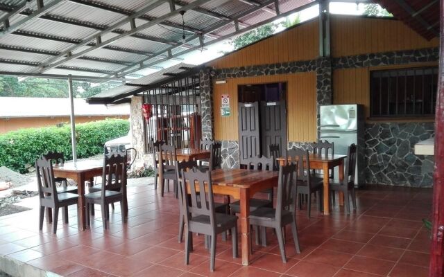 Cabinas Pura Vida Bed & Breakfast