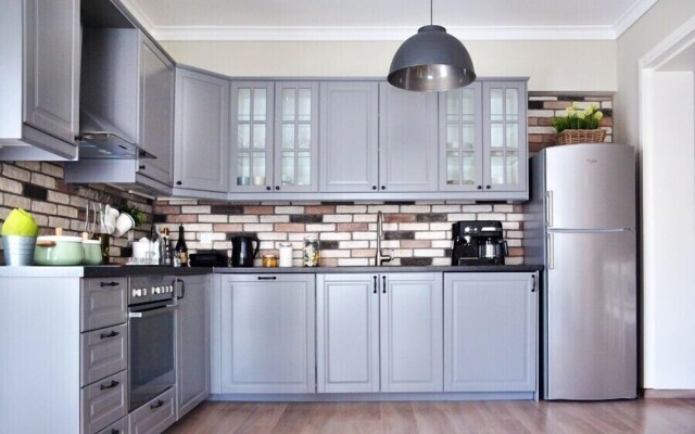 Three Bedrooms Apartment in City Center