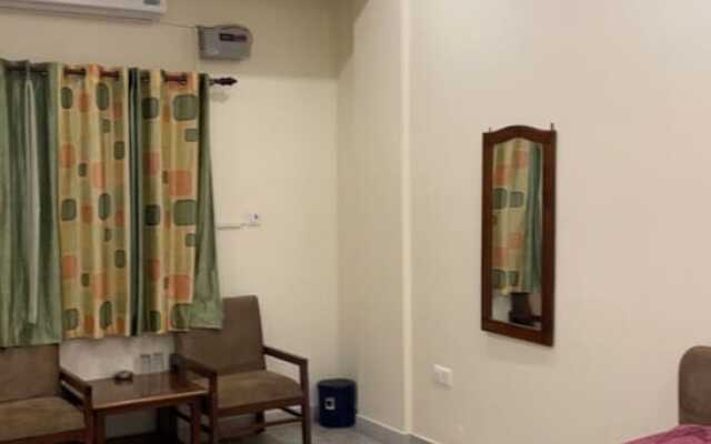 Goroomgo Ashoka Dehradun