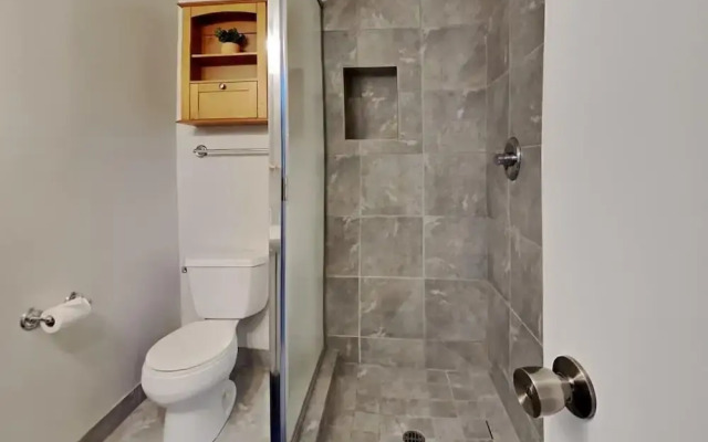 Remodeled Spacious Condo - Next to Car Charging, Hot Tubs, Village Gondola by RedAwning