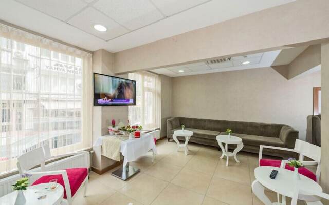 La Garden Hotel