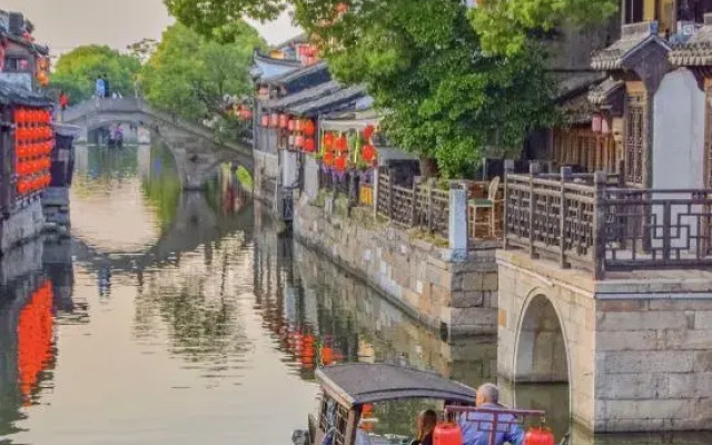 Xitang Yunlaiji Riverside Art Hotel (Xitang Guzhen Store)