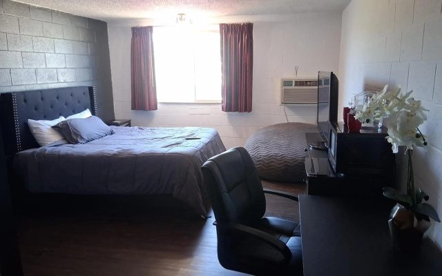 The Pines Motel
