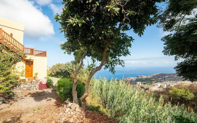 Nature Meets Luxury in Nice Apartment near Tenerife Coastline