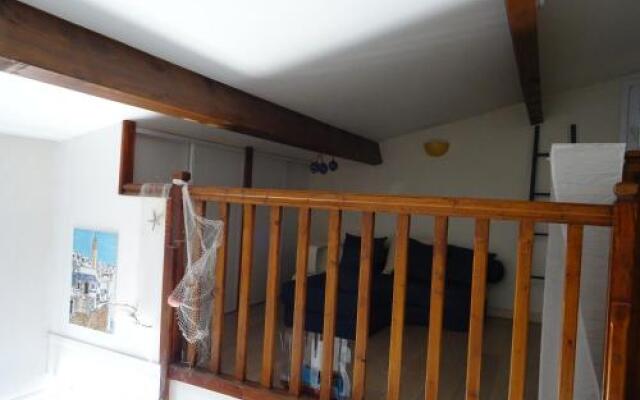 Languedoc Immobilier Villa Duplex Jardinet Piscine Plage - Hb278