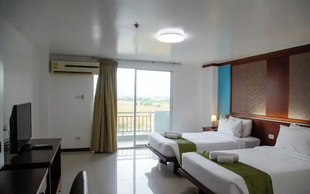 Convenient Grand Plus Hotel Suvarnabhumi