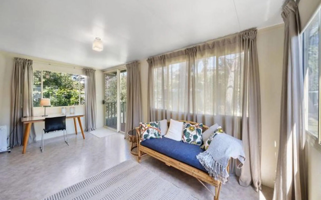 Stylish Family Beach House Walking Distance to 3 Beaches