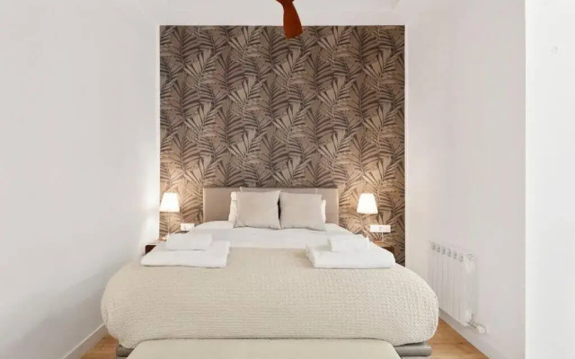 Arc de Triomf Luxury Modern 2-Bedroom 2-Bathroom