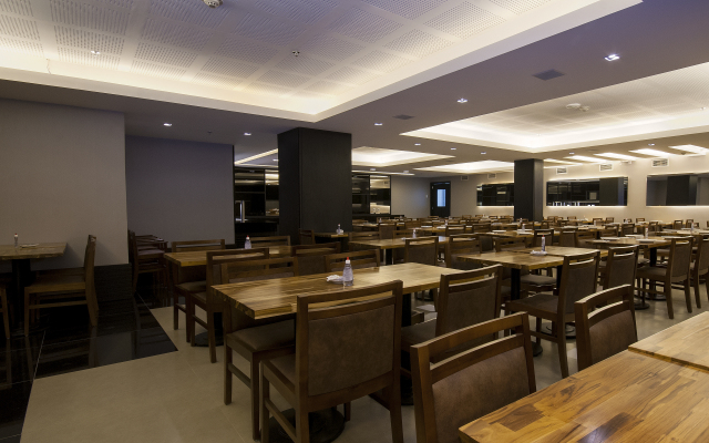 Américas Granada Hotel
