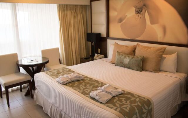 Club Royal Solaris Cancun - Premier All Inclusive