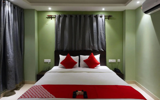 OYO Flagship 630 VIP Road